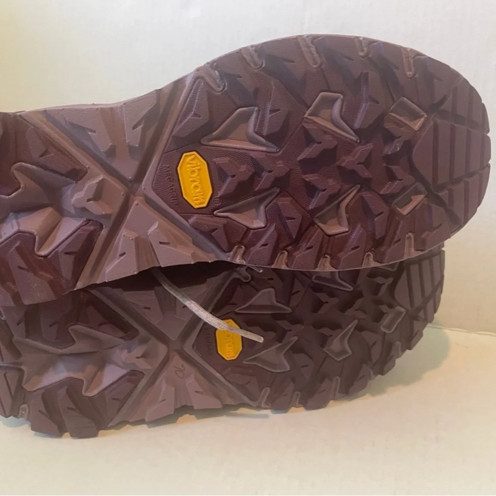 Hoka hiking shoes - Picture 5 of 7